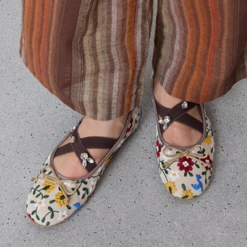 Women Fashion Designer - Embroidery Flower Ballet Flats Women Rhinestone