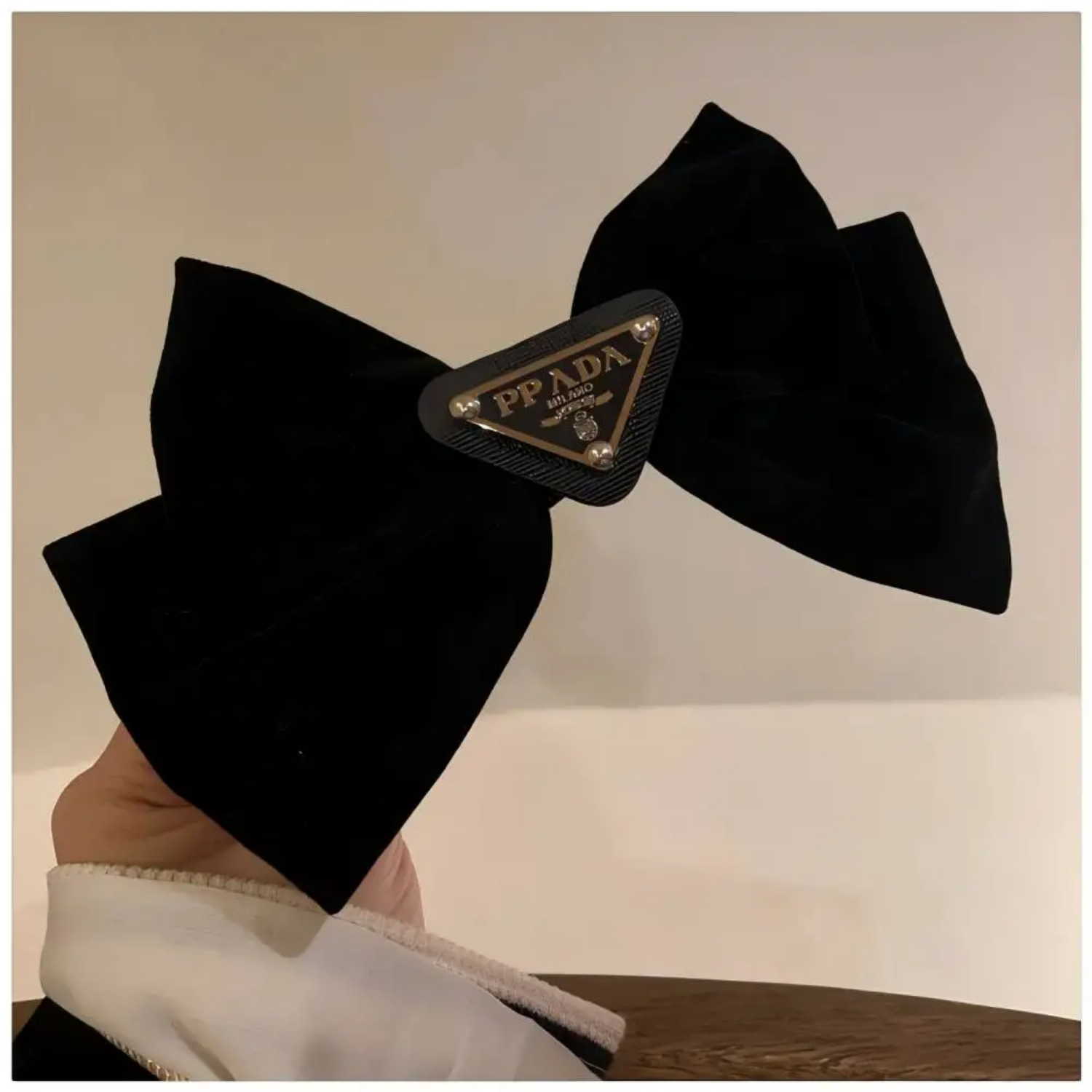 Women Fashion Logo Design - New Y2K Luxury Fashion Style Triangle
