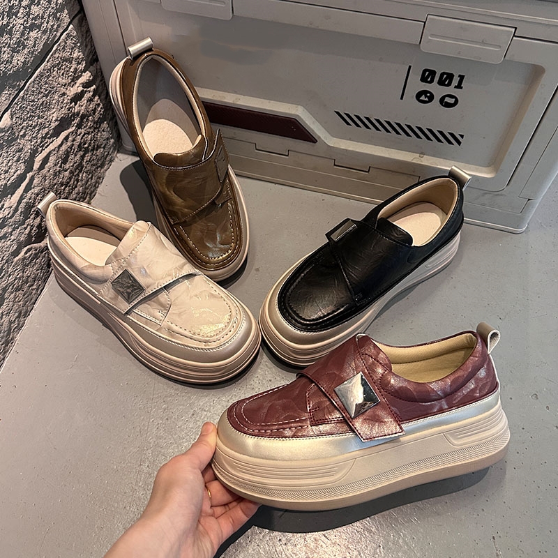 AIYUQI 2026 New Women's Loafer - Women'S Fashion Velcro Sneakers のレビューと価格