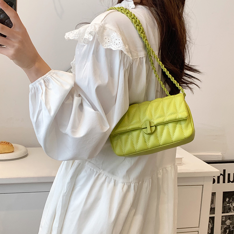 MOODS Embroidery Thread Chain  - Women'S Fashion Boutique のレビューと価格