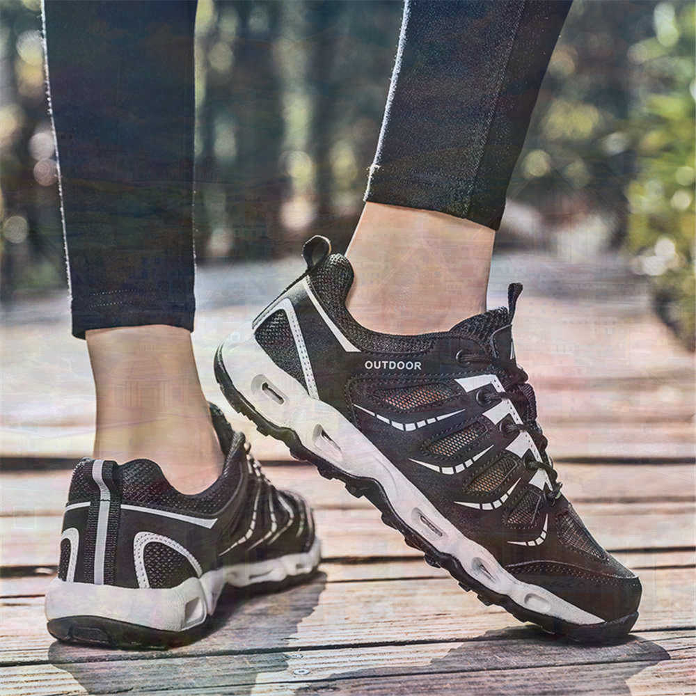 Sumer Round Tip Silver Sneaker - Women'S Fashion From The 50S のレビューと価格