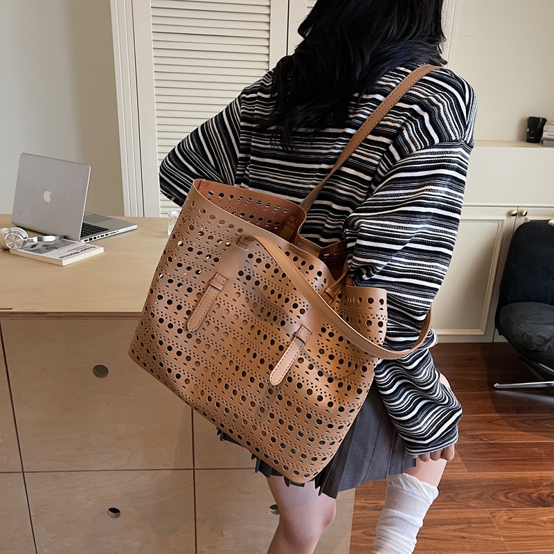 Large Size Shoulder Tote Bags  - Women'S Fashion Boutique のレビューと価格