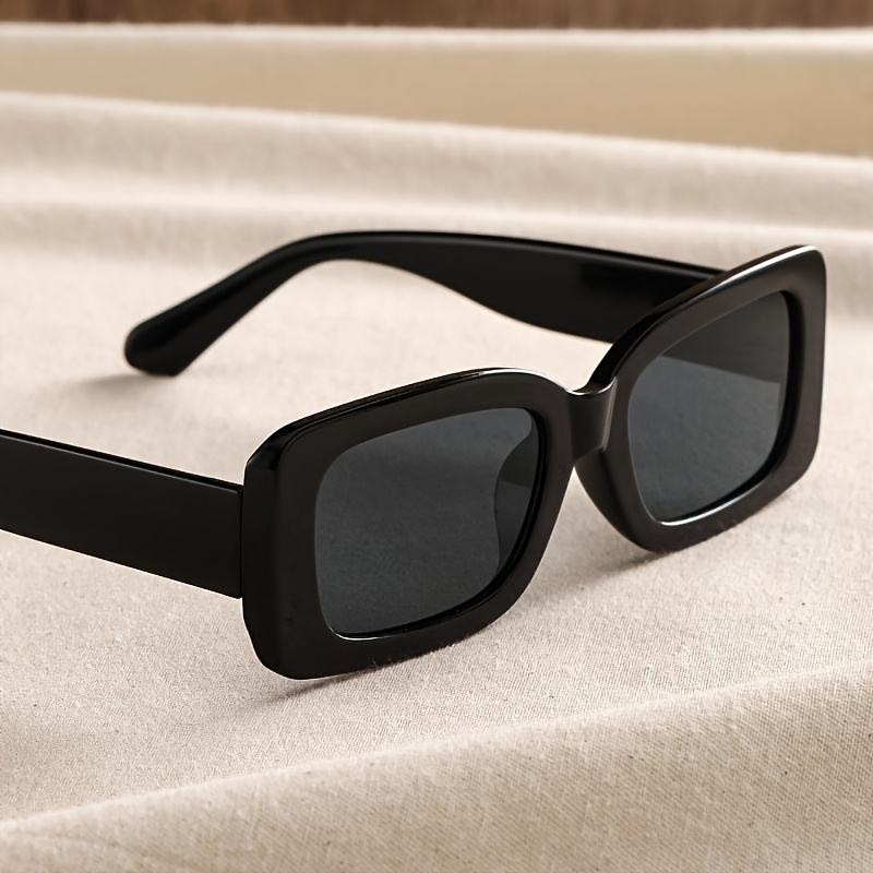 Glossy Black Chunky Rectangle  - Women'S Fashion In The 90S のレビューと価格