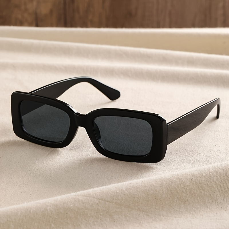 Glossy Black Chunky Rectangle  - Women'S Fashion In The 90S のレビューと価格